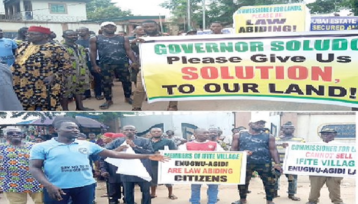Members of Ifite village in Enugwu-Agidi, Anambra State, took to the streets on Saturday, staging a peaceful protest against alleged land grabbing activities. Their anger was directed at a Real Estate and Investment company, Dubai Estate, and other individuals they accused of encroaching on their ancestral land.